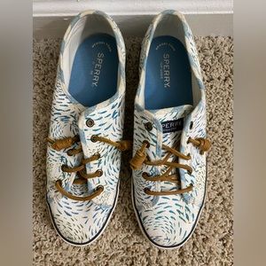 Sperry tennis shoes